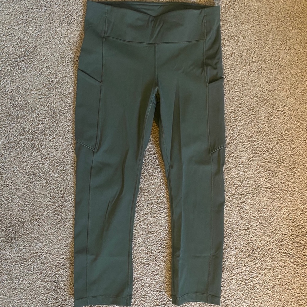 FLAWLESS Lululemon Leggings. Forest Green